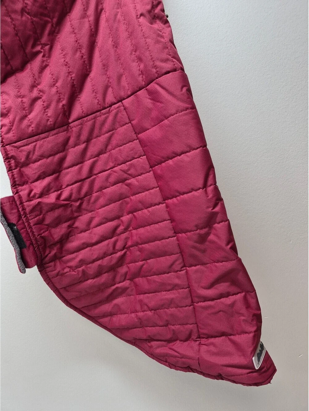 Eddie Bauer Quilted Dog Coat with Faux Fur Hood in Burgundy, Size XL B308